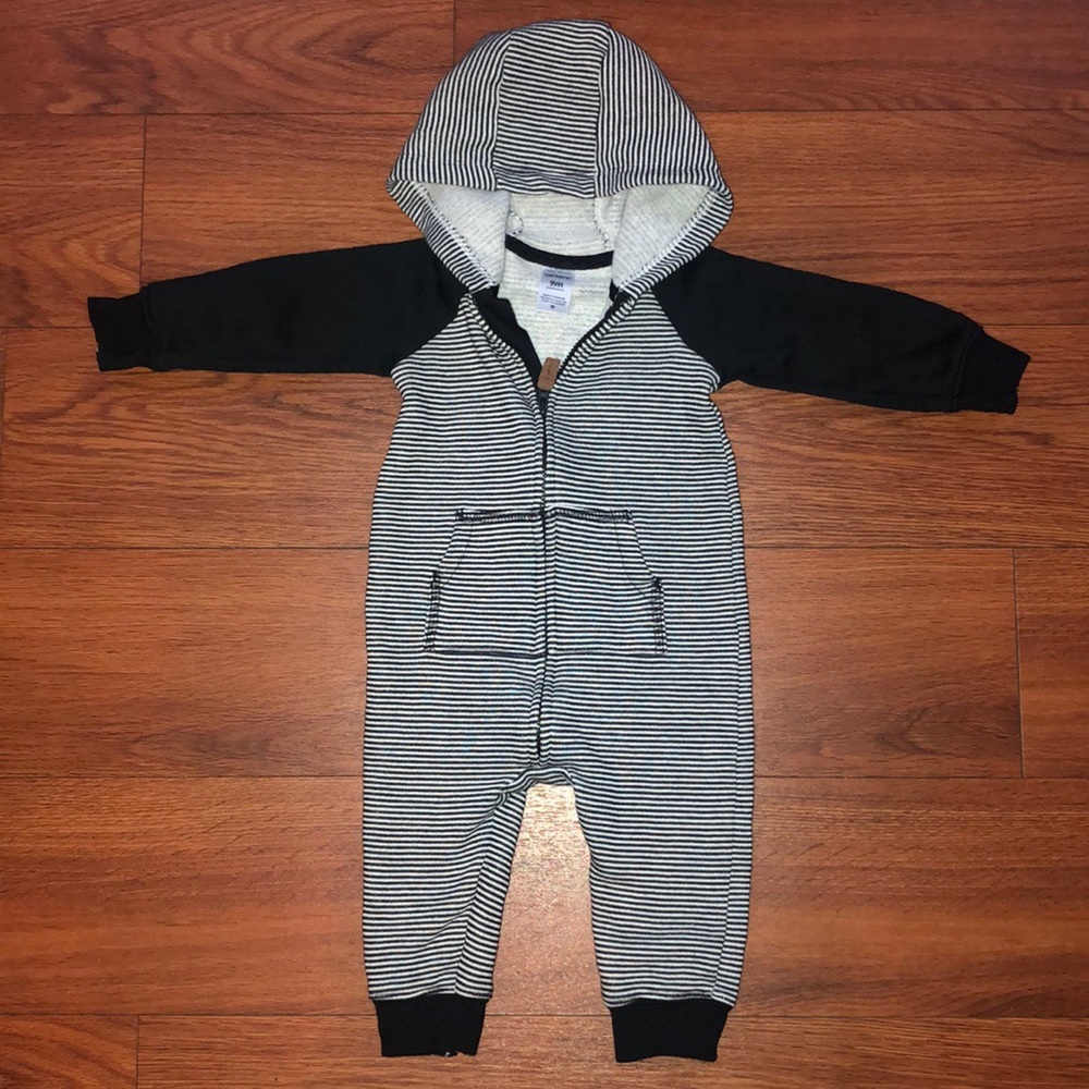 ☘️ Carter’s Baby Boy Coverall 9M